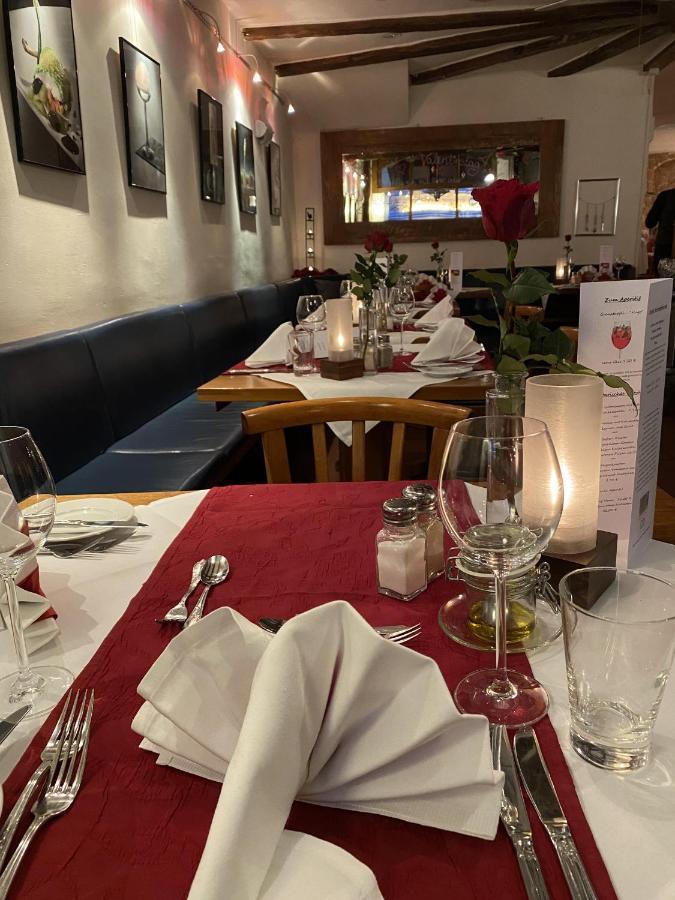 Marktplatzhotel - Restaurant Tafelspitz 魏因海姆 外观 照片