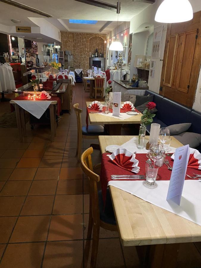 Marktplatzhotel - Restaurant Tafelspitz 魏因海姆 外观 照片