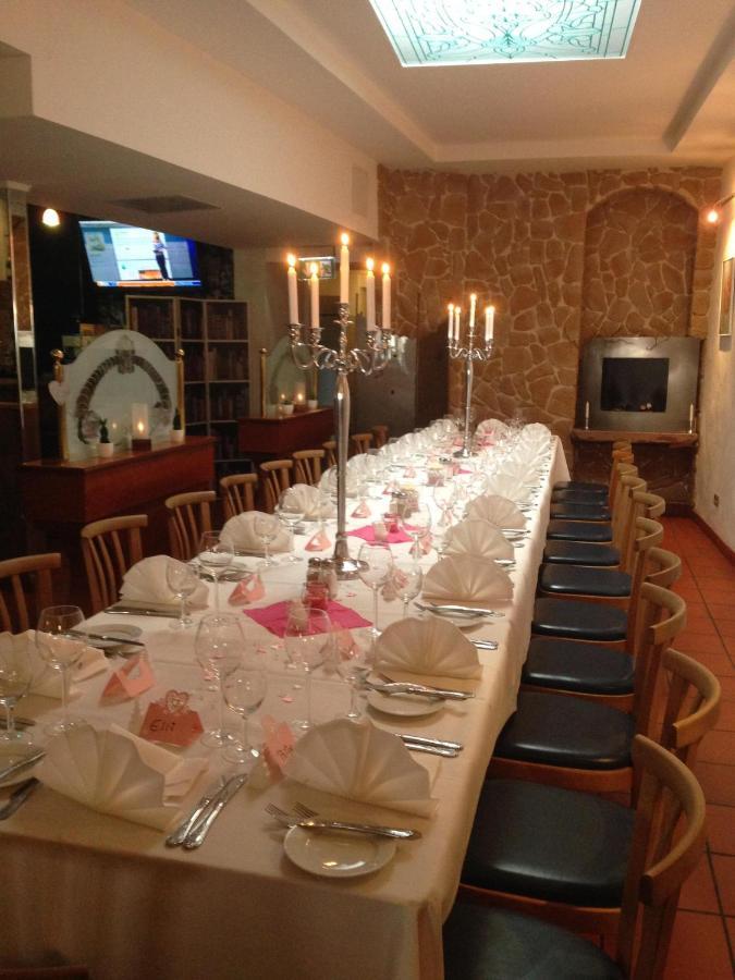 Marktplatzhotel - Restaurant Tafelspitz 魏因海姆 外观 照片